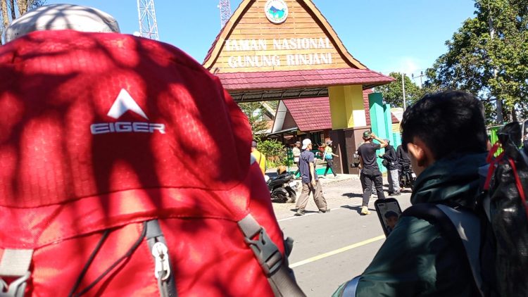 Usai Ditutup 3 Bulan, Gunung Rinjani Kembali Ramai Pendaki