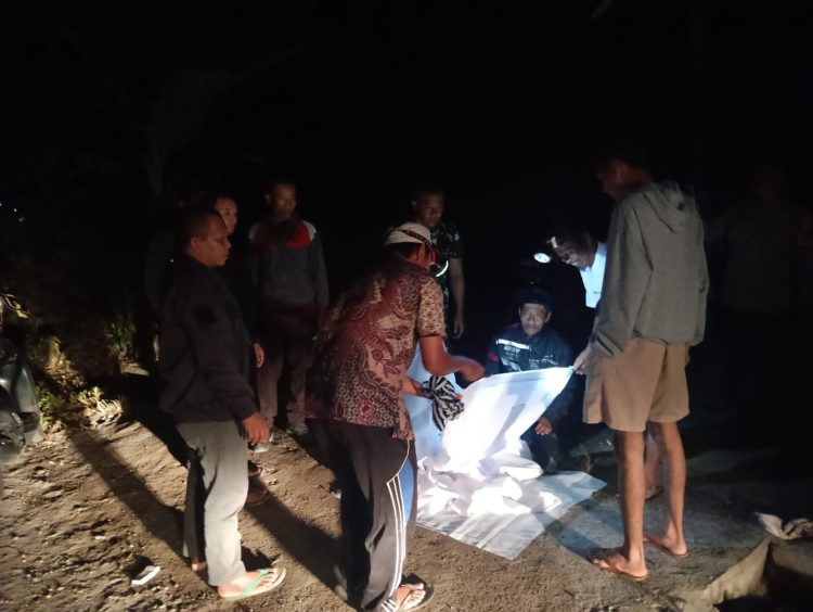 Geger, Mayat Bayi di Lotim Ditemukan Terbungkus Kain Kafan Dalam Pasir