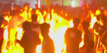 Maling Diamuk Massa di Lotim, Motor Dibakar, Polisi Dilempar Batu