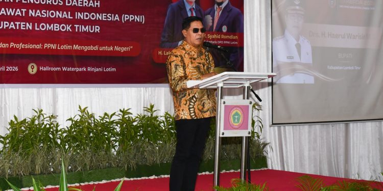 Bupati Lotim Ingatkan Petugas Kesehatan Murah Senyum Berikan Pelayanan