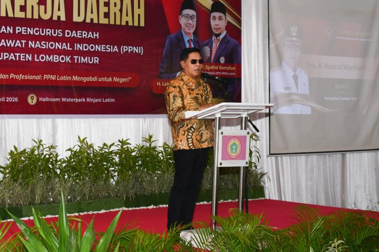 Bupati Lotim Ingatkan Petugas Kesehatan Murah Senyum Berikan Pelayanan