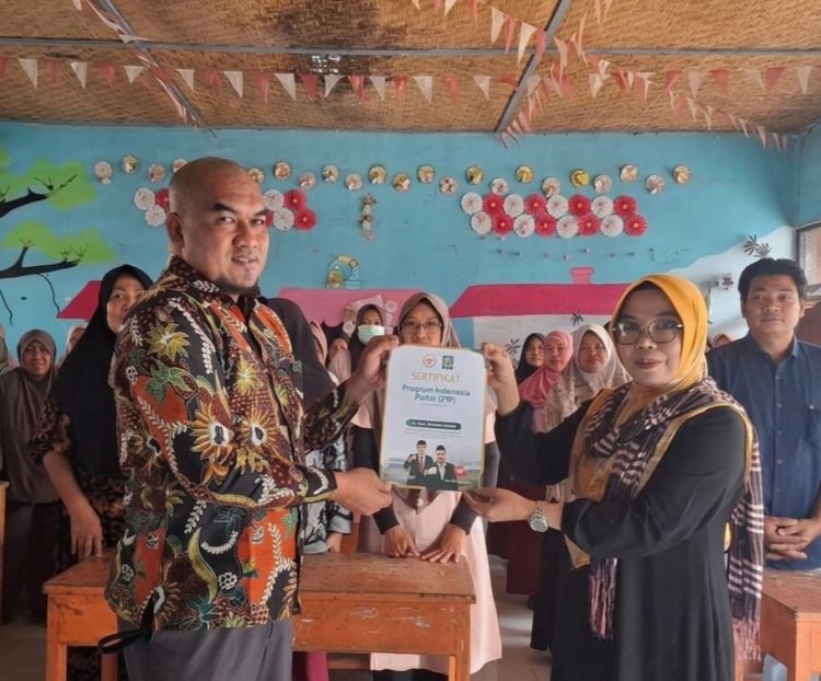 Lotim Terima 24 Ribu PIP, Dedy Botak Warning Oknum Pemotong Bantuan