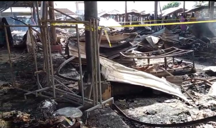 Pasar Pringgabaya Terbakar, Ratusan Lapak Ludes Dilalap Api