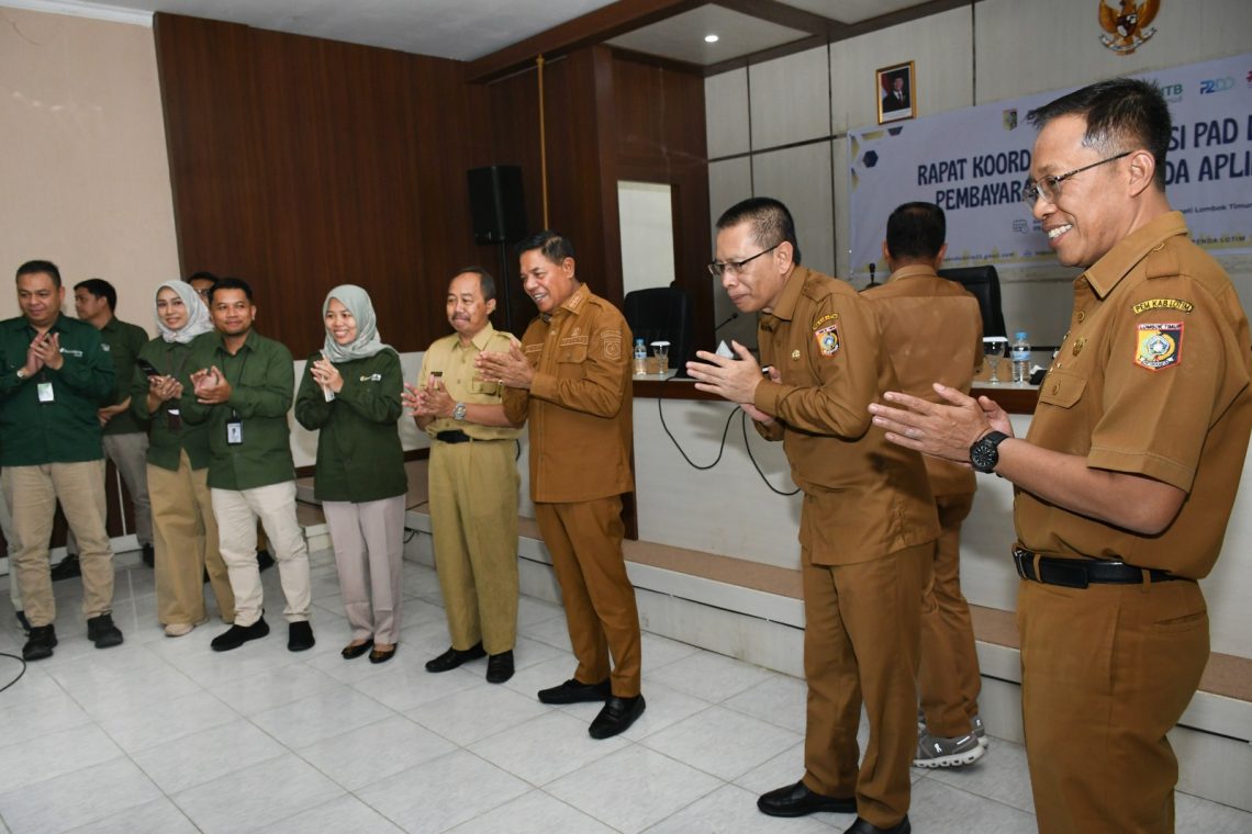 Bupati Launching SIPDAH, Semua Pajak Wajib Non-Tunai