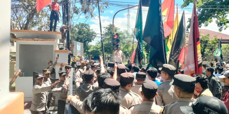 Aksi Cipayung Plus Dibuat Kecewa Sama Bupati, Wabup dan Sekda Lotim
