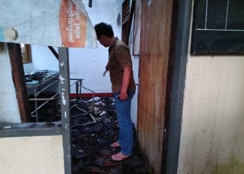Bangunan Kosong Eks Pustu di Aikmel Terbakar