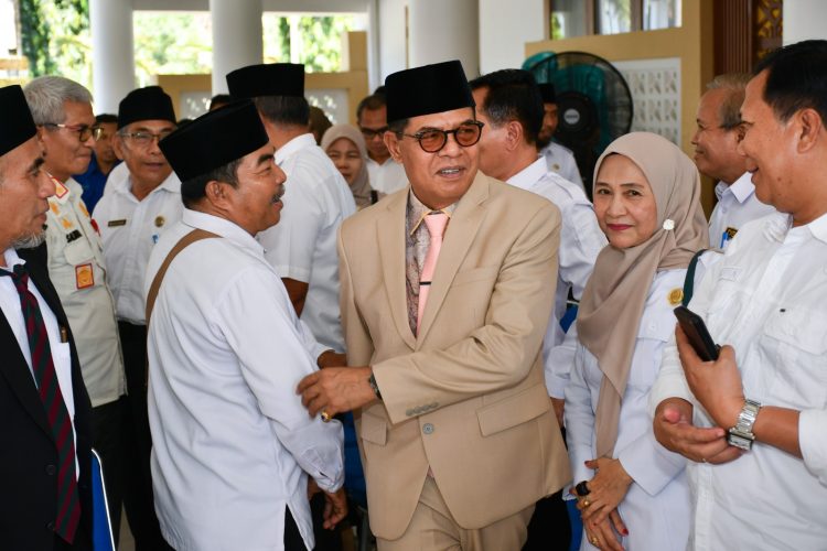 Bupati Lotim Minta Mantan Kades Berikan Kontribusi Kemajuan Desa