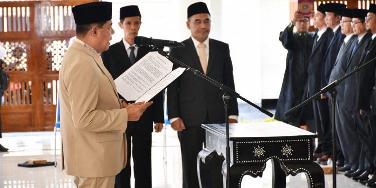 Bupati Lotim Berikan PR ke Pj Kades