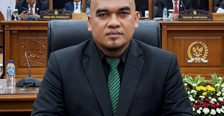 DPRD Lotim Soroti Seragam Sekolah, Dedy Minta Dikbud Kaji Ulang Kebijakan