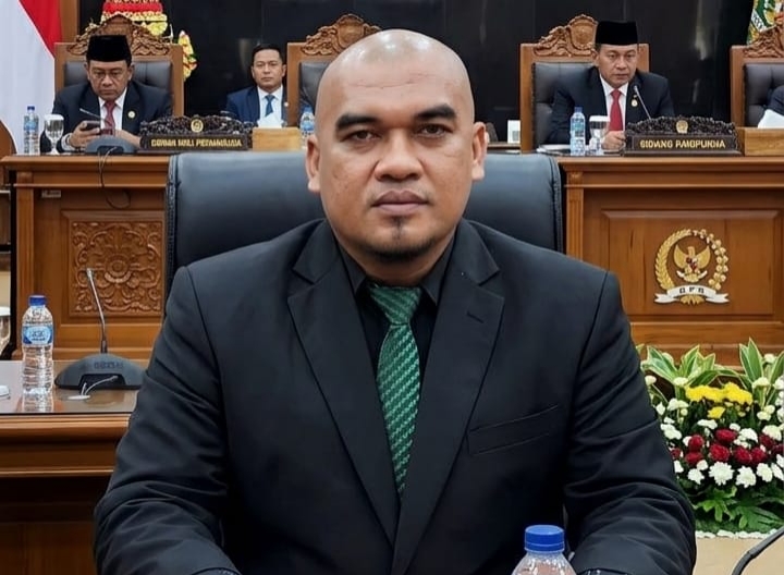 DPRD Lotim Soroti Seragam Sekolah, Dedy Minta Dikbud Kaji Ulang Kebijakan