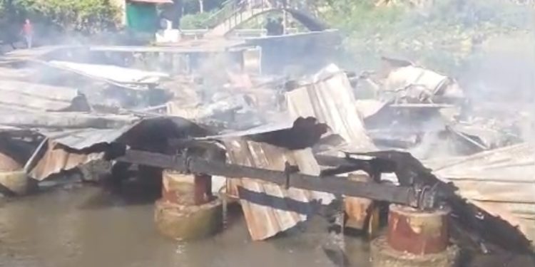 Wisata Dende Seruni Mumbul Terbakar