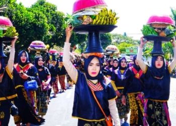 Pawai Seribu Dulang di Lotim Jadi Ikon Festival Muharram