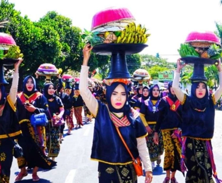 Pawai Seribu Dulang di Lotim Jadi Ikon Festival Muharram