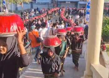 Semarak parade 1448 dulang di Lotim
