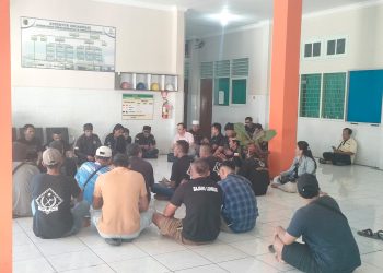 Puluhan Anggota Keris Sasak Geruduk RSUD Soejono Selong, Protes Pelayanan