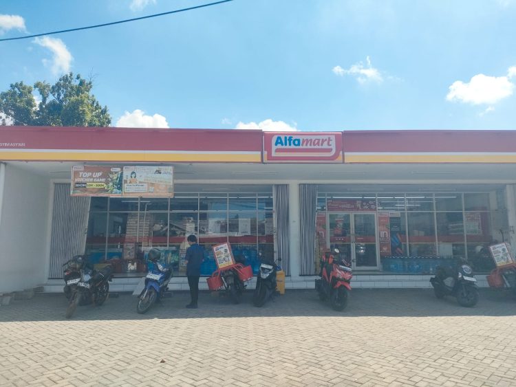 Ritel Modern di Lotim Dibobol Maling