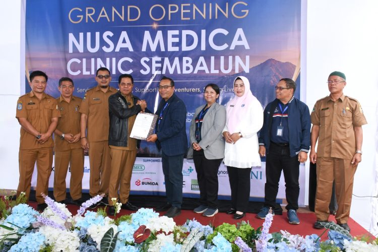 Resmikan Klinik Bertaraf Internasional, Bupati Lotim Dorong Layanan Kesehatan dan Investasi di Sembalun