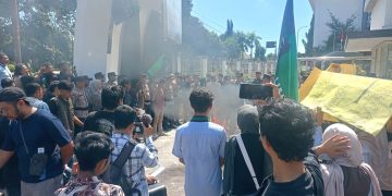 HMI MPO Lotim Tuntut Program MBG dan KDMP Ditutup Permanen