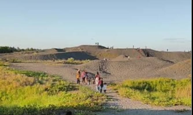 Warga Pringgabaya Tolak Keras Perpanjangan Izin Tambang Pasir Besi
