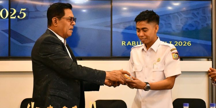 Bupati Lotim Sentil Kerusakan Pipa PDAM