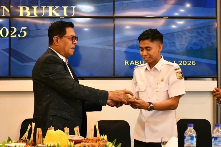 Bupati Lotim Sentil Kerusakan Pipa PDAM