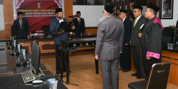 Bupati Lotim Lantik Mantan Kadis Kelautan dan Perikanan Jadi Kadis Lagi