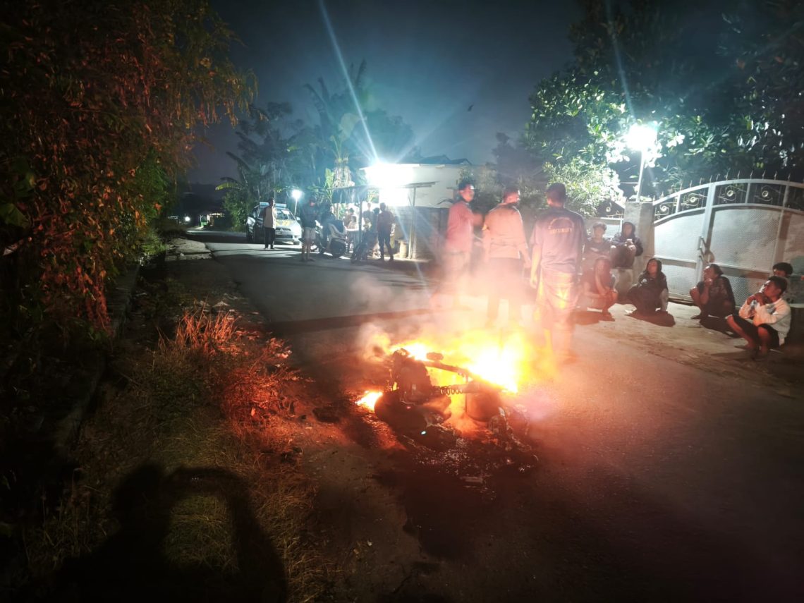 Kepergok Warga Dua Sejoli Kumpul Kebo di Lotim, Motor Dibakar dan Nyaris Diamuk Massa