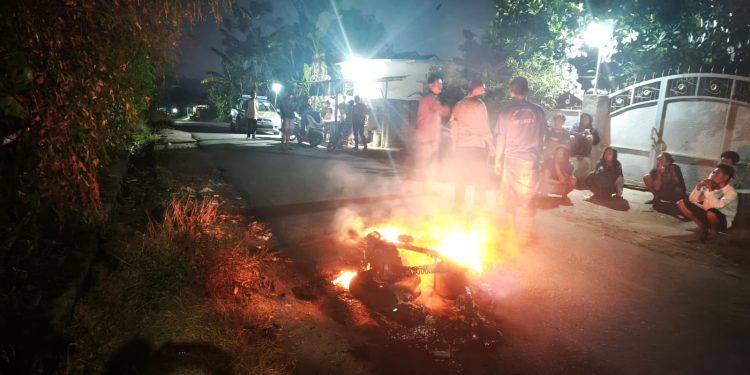 Kepergok Warga Dua Sejoli Kumpul Kebo di Lotim, Motor Dibakar dan Nyaris Diamuk Massa