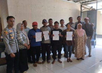 Kenal Lewat Tiktok, Habis Kepergok Warga, Suami Ceraikan Istrinya Lewat VC, Berakhir Damai