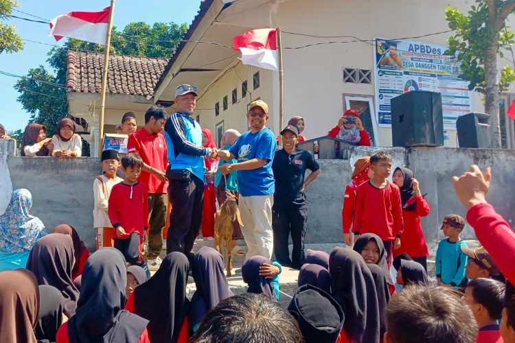 Dukung ketahanan pangan, Pemdes Denggen Timur hadiahkan kambing di HUT RI ke-81