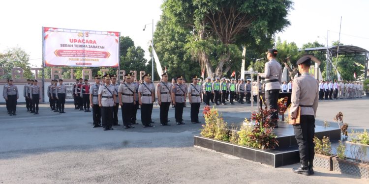 Polres Lotim Gelar Sertijab Sejumlah Pejabat, Kapolres Tekankan Profesionalisme dan Pelayanan Publik