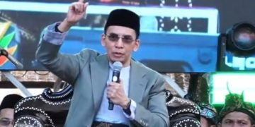 TGB Dalam Tausiyahnya Berikan 4 Pesan Untuk Masyarakat Lotim Dihari Jadi ke 131