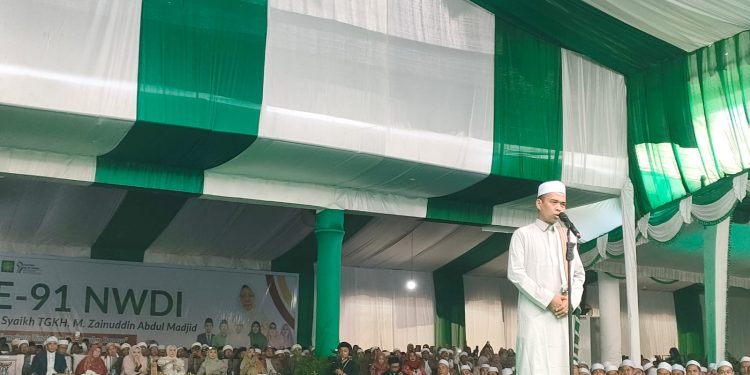 UAS Datang Ke Pancor Ambil Barokah Syeikh Zainuddin