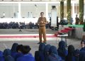 Sekda Lotim Hipnotis Ribuan Mahasiswa Baru Universitas Hamzanwadi Selong