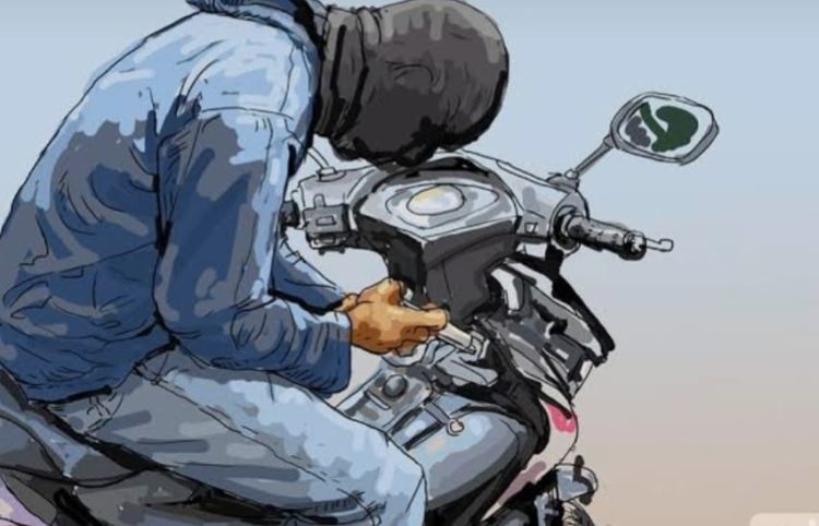 Nginap Dikosan Teman di Selong, Motor Raib Dibawa Maling