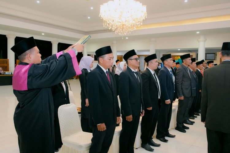 Bupati Ingatkan Pejabat Lotim Bekerja Diatas Sumpah